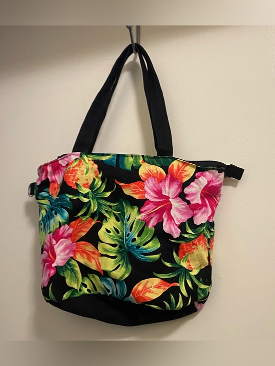 Island Impressions Handbags - Island Impressions Tote Bag Purse 11”H x 9”W x 4.5” Tropical Floral Black Hawaii